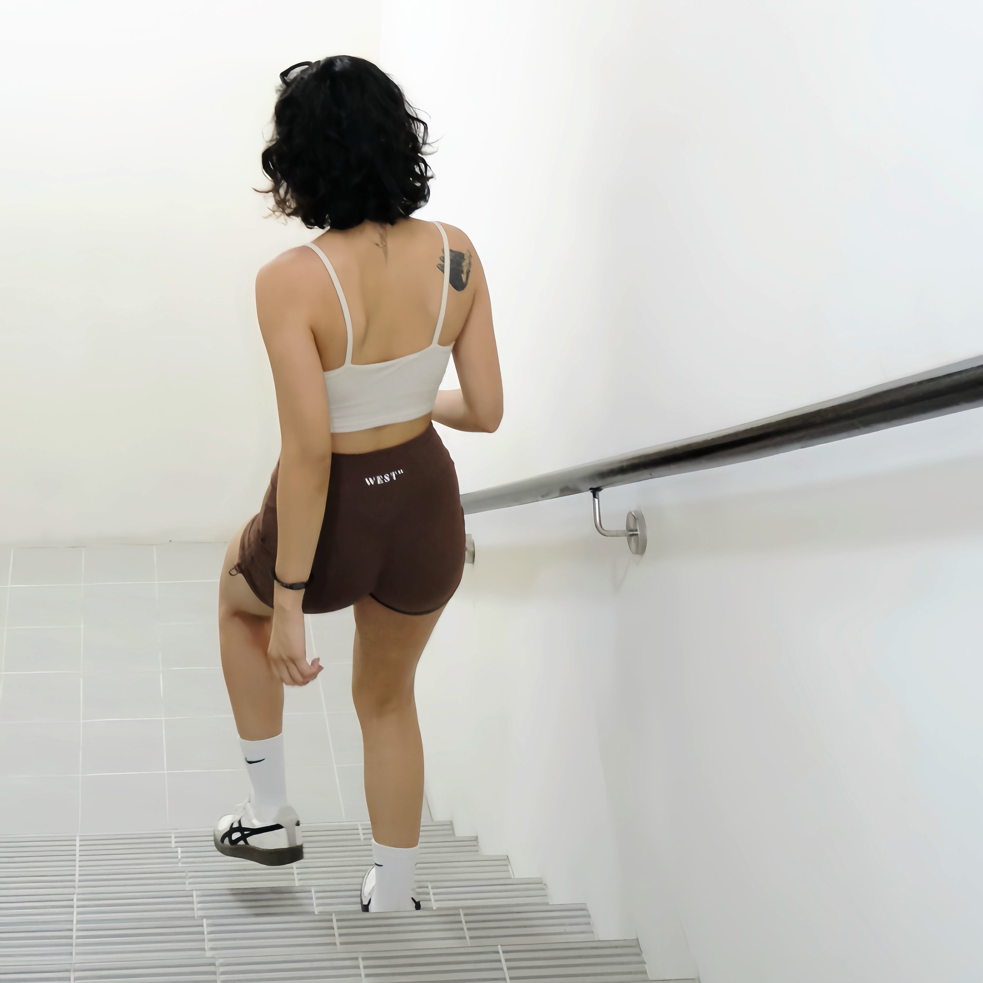 西岸卡翹抽繩短褲（灰白色/可可色/黑色）